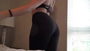 New premade ! Stripping out of my lululemon's and sports bra, then becoming well acquainted with my brand new glass dildo! Custom videos open as well