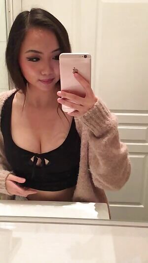 I thought I'd give you guys a flash from our office bathroom today, please enjoy!