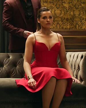 Stroking my brains out for Naomi Scott on a Leash