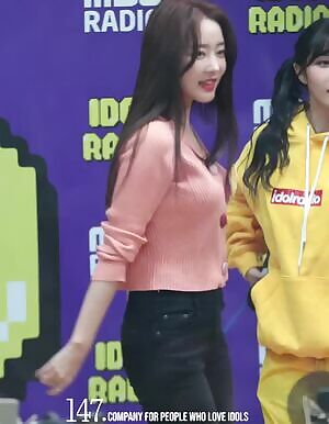 WOORI - She's still an 