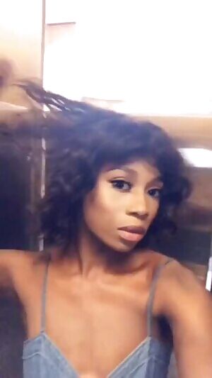 She knows how to hide her weapon