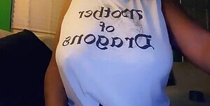 Would you bend the knee, or the night? 😏