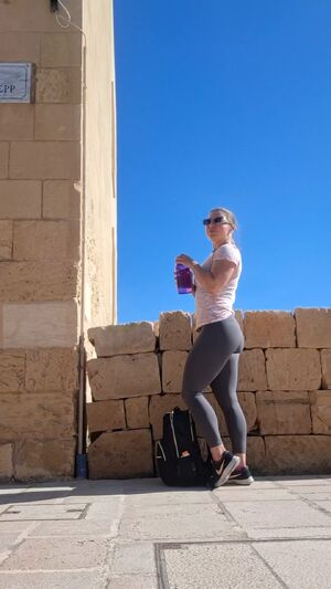 FitMilfs Bending Over Fit Leggings Public