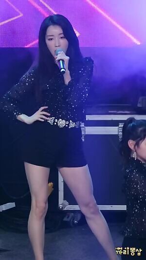 Gugudan - Hana's legs