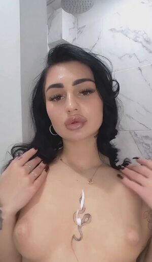 Fit Petite BWC Fingering Homemade Jerk Off