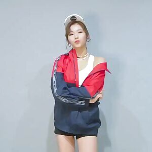 Twice - Sana MLB