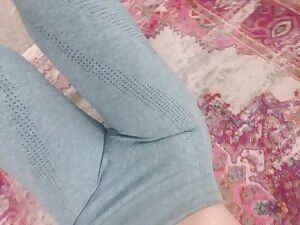 Do you like my yoga outfit?