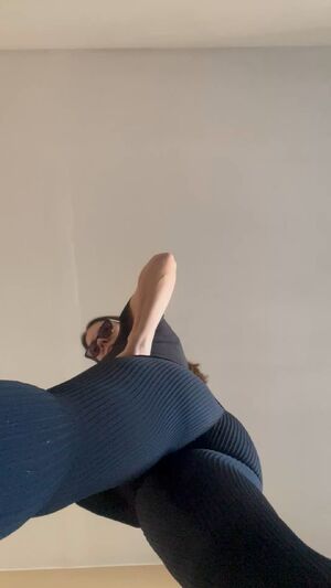 Crush Fetish Feet Foot Giantess Goddess