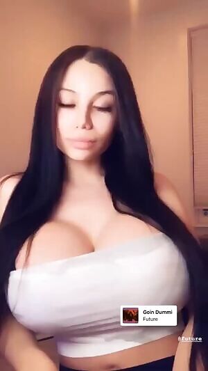 Wow, who is this hottie?