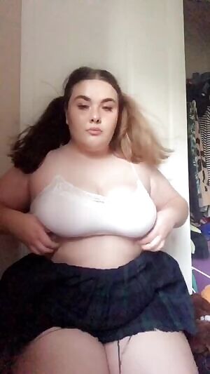 teasing is fun 👀💘 do you think my outfit is cute?