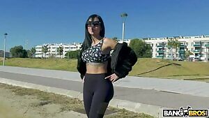 Anal and squirting on the beach