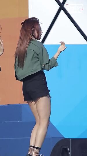 CLC Seungyeon - Meow Meow