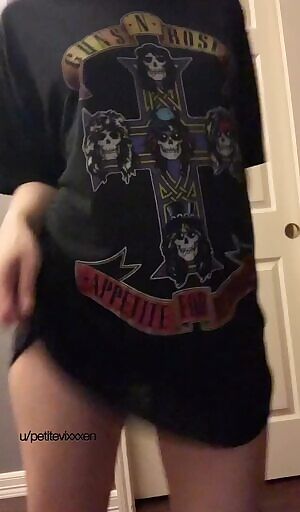 here I am.... and you’re a rocket queen!! eeling bored on this thursday night, help me out?😉