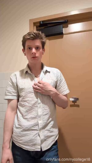 Gay Muscle Boi Jerk Off Top