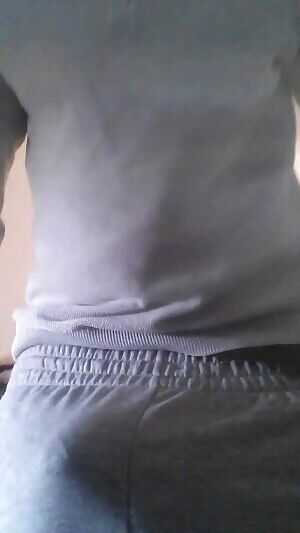 Horny and No one is home time to bang one out =)