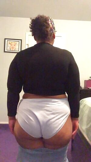 After more than a 2 month hiatus, I’m back mi amors! Gained about 20 pounds and was too ashamed to post but I really missed you guys ❤️ Hope you enjoy my fat ass!