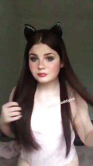 Maddy's lovely clit. Babymaddyxo