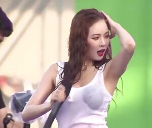 Wet Hyuna