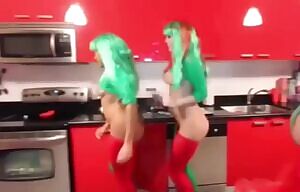 Excellent twerk in the kitchen