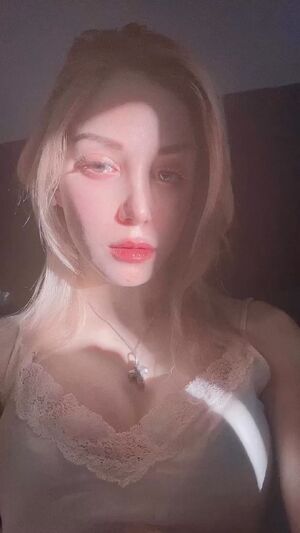 Selfies Amateur Blonde Latina OnlyFans