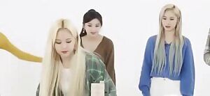 Everglow Yiren's cleavage