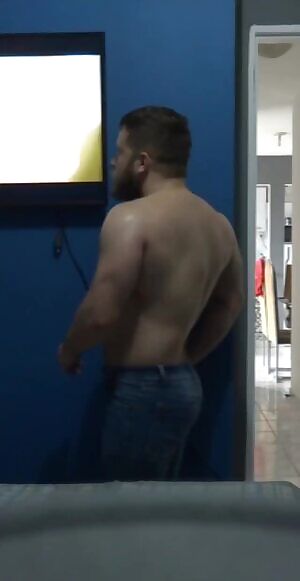 My pants are linda tight.