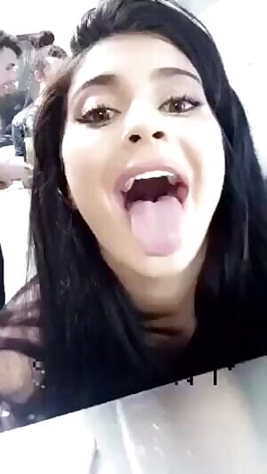 Kylie Jenner showing off her tongue like a cumslut. Got my first load of 2019.