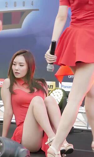 Dal Shabet Woohee Petite Sexy