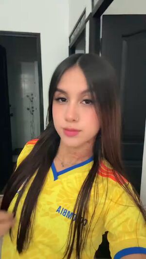 Latinas Babe Cute Latina Natural Tits