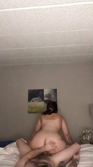 Let Me Ride Your Cock Like I Ride Daddys😉