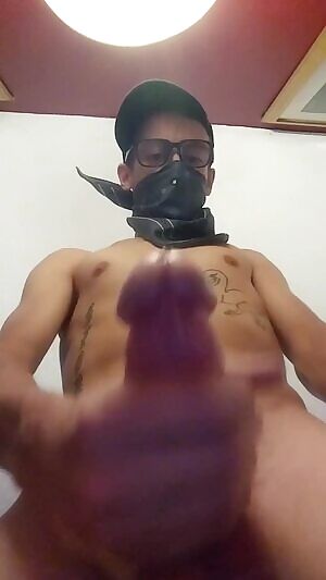 Cowboy throwin ropes