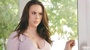 Chanel Preston teaches Gina a thing or two