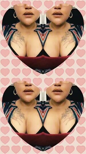 A little flirt on a hot night 👄