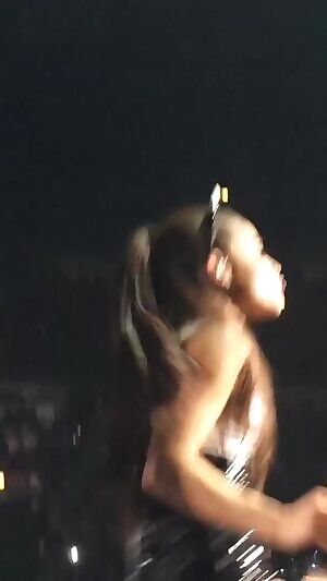 My favourite Ariana Grande gif