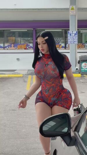 Fake Ass Bimbo Bubble Butt Trans