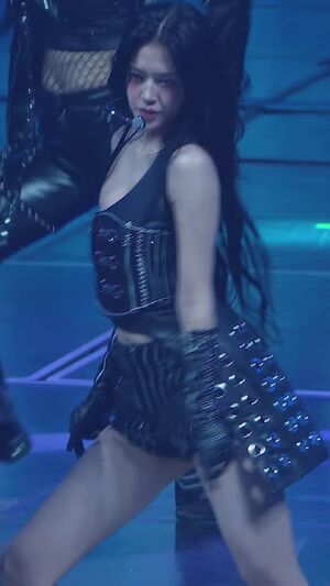 Yujin - IVE