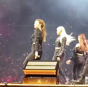 Loona - KCON LA Part 2