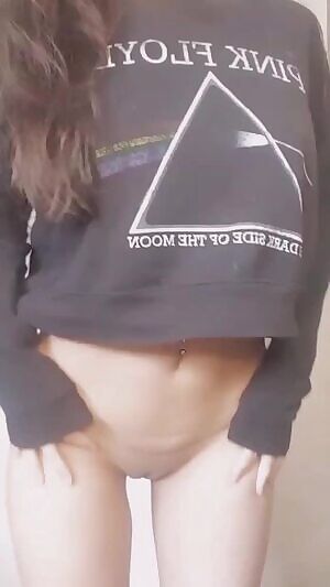 19 yr old petite Latina 😘