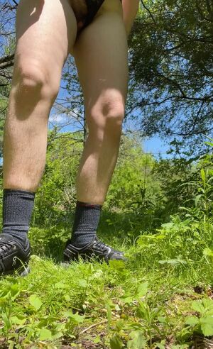 Real Outdoor Enjoyers FTM Pee Peeing