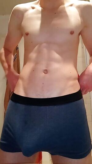 Just playing with my bulge, wouldn't mind some help tho 😁😉