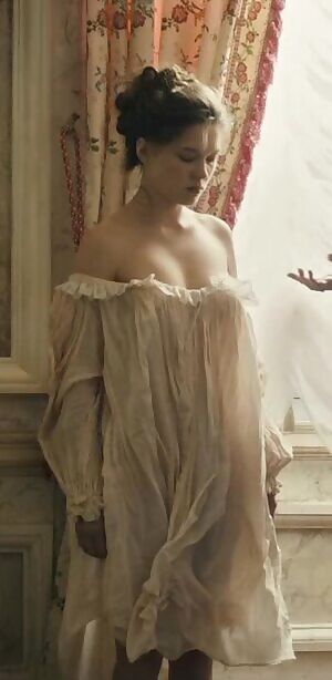 Léa Seydoux in 'Les adieux à la reine'