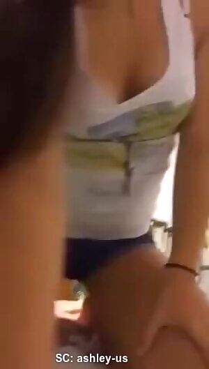 Sexy nice friendly girl , I like to play and have fun snapchat: ashley-us