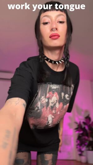 Alt Big Ass Brunette Cuckold Femdom