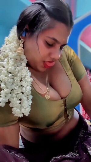 Indian Celebrity NSFW Aunty Bhabi Cleavage