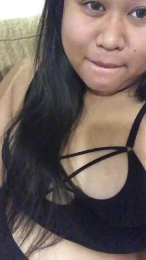 I didn’t get a Chance to show you guys a St.Patrick’s themed post. But lick down Lower, spread my thighs and you might just find a pot of Gold. 💋