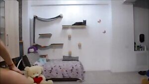 Webcam Girl Bouncing to the beat!