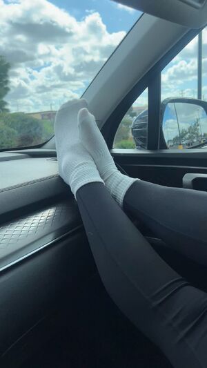 Socks & Cocks BareFootMilf Dirty Feet