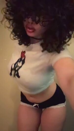 Goth Girls 19honeysuckle Thick flexing kcutiebooty