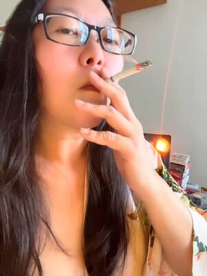 Smoking Asian Girls Clips4Sale Fansly MILF