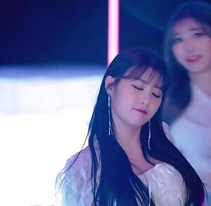 Momoland - Bouncy Ahin